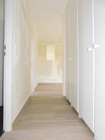 Gemütliche 3-Zi.-Whg. mit neuem Boden und sonniger Loggia in Vohwinkel - Photo 5