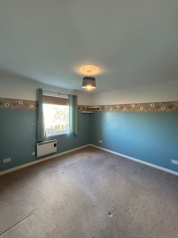 2 bedroom semi-detached house to rent - Photo 5