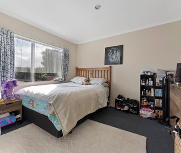 Charming 2-Bedroom - Photo 5