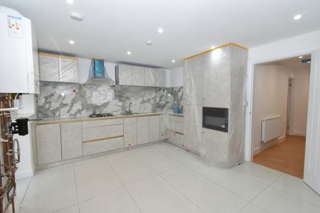 3 bedroom terraced house to rent - Photo 3