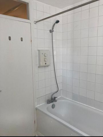 3 bedroom house share to rent - Photo 4