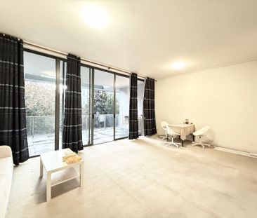 Spacious & Fully Furnished 2-Bedroom Apartment in the Heart of Rhodes - Photo 1