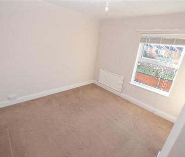 2 bedroom end of terrace house to rent - Photo 4
