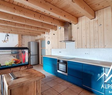 A LOUER A LULLIN, MAISON MITOYENNE DE 162.78M² ENTIEREMENT MEUB - Photo 3