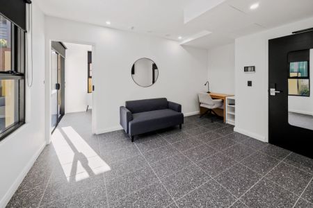 Premium 1 Bedroom Studio With Private Garden - Photo 2