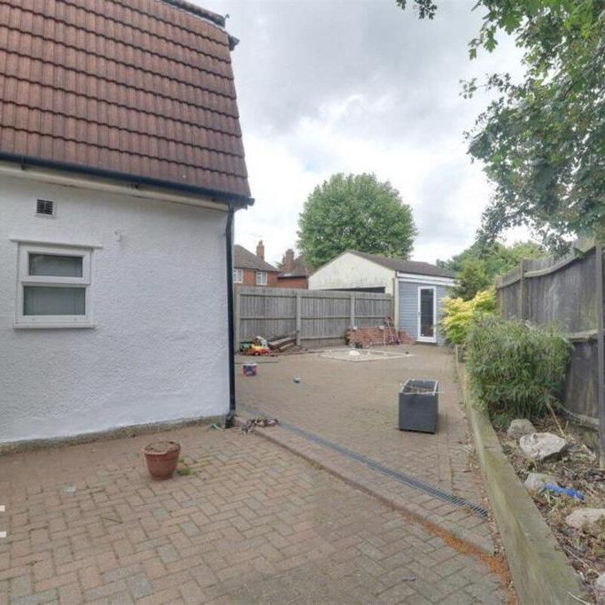 3 bedroom semi-detached house to rent - Photo 1