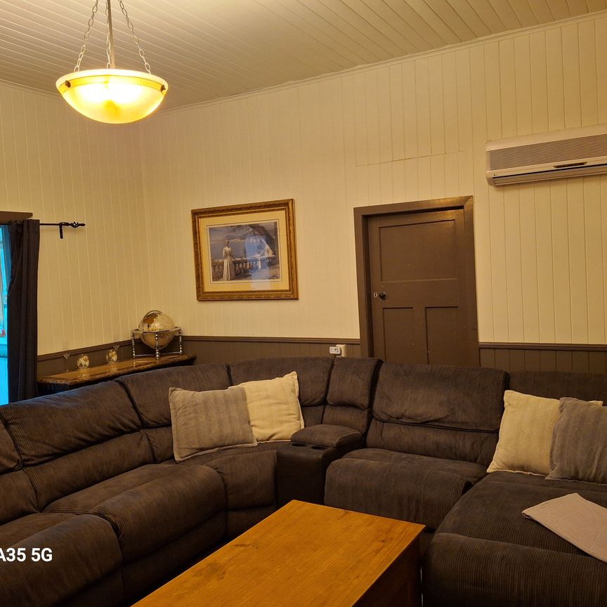 Redbank - Photo 1
