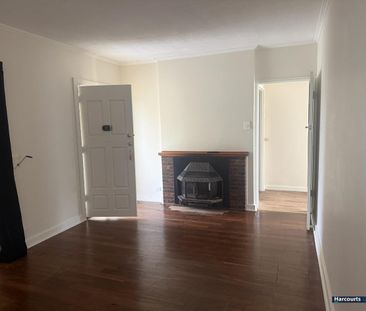 4 Bedroom Home with 2 x Workshops - Photo 1