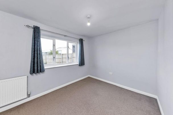 2 bedroom maisonette to rent - Photo 1