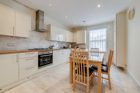 3 bedroom flat to rent - Photo 5