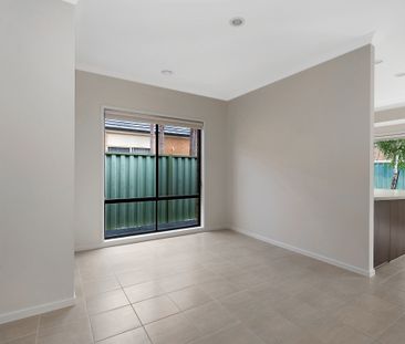 63 Park Orchard Drive, Pakenham VIC 3810 - House For Rent | Domain - Photo 4
