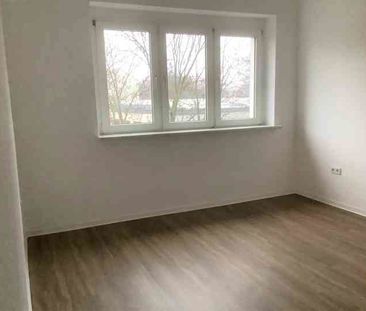 Schöne familienfreundliche 3-Zimmer-Wohnung mit Balkon! - Photo 4