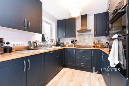 4 bedroom terraced house to rent - Photo 5