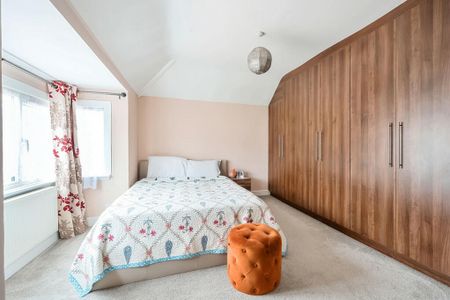 4 Bed Semi-Detached House, Parkfield Crescent, HA2 - Photo 5
