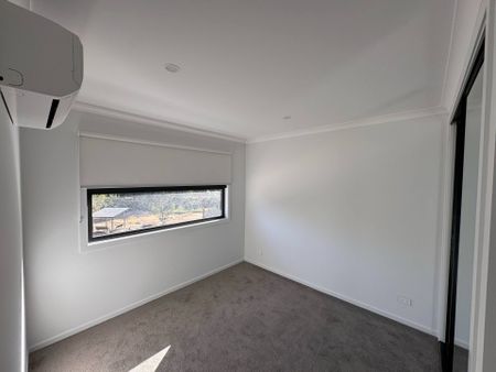 Brand-New Designer Townhouse in Prime Mount Evelyn Location - Photo 2