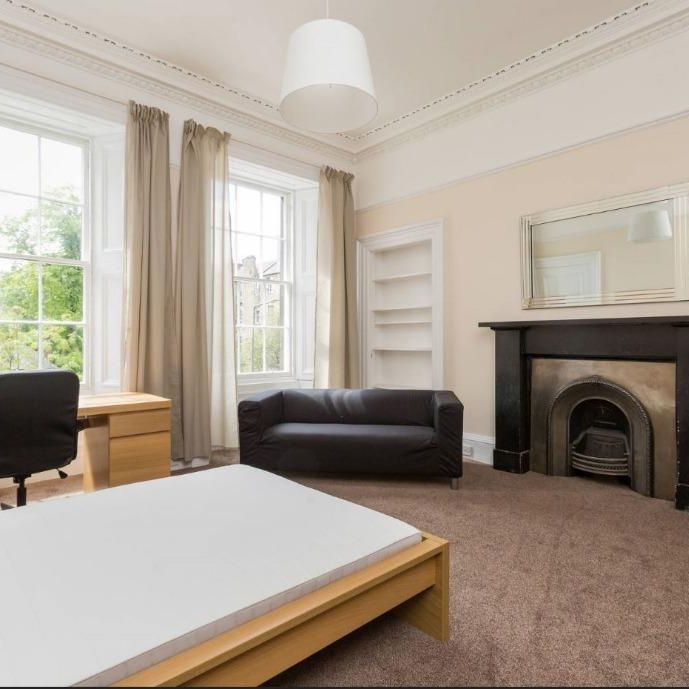 5 bedroom flat to rent - Photo 1
