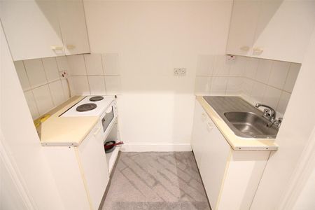 Madeley Road, London - Photo 4