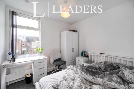 5 bedroom terraced house to rent - Photo 3