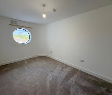 2 bedroom penthouse to rent - Photo 5