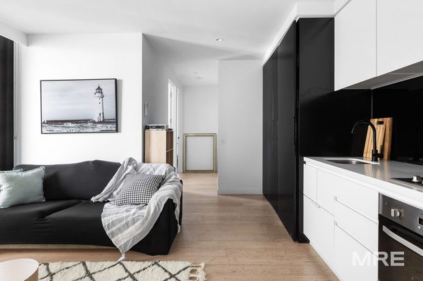 2410/442 Elizabeth Street, Melbourne - Photo 1