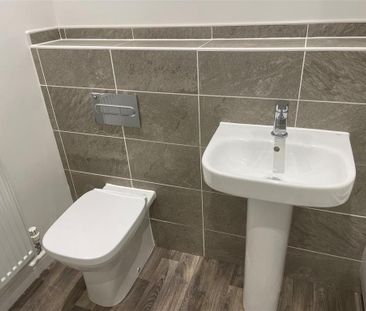 2 bedroom semi-detached house to rent - Photo 5