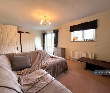 2 bedroom terraced house to rent - Photo 4