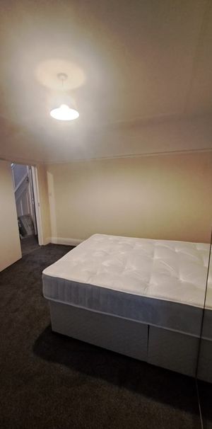 Room in a Shared House, Midstrath Road, NW10 - Photo 1