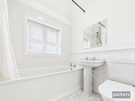 Tamarisk Avenue, Reading, Berkshire, RG2 - Photo 1