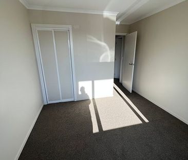 Large family home with plenty of space - Photo 4
