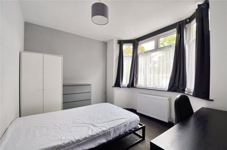 6 bedroom terraced house to rent - Photo 4