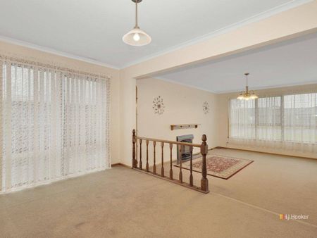 Family Home in Sheffield - Photo 2