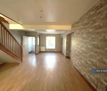 2 bedroom terraced house to rent - Photo 2