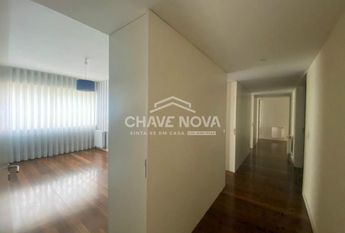 Apartamento T5 em Porto