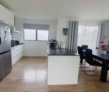 Spacious 4-Bedroom Family Home in Prime Massey Location – Available... - Photo 3