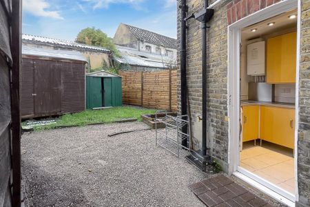 2 bedroom terraced house to rent - Photo 2