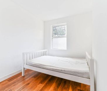 4 bedroom terraced house to rent - Photo 1