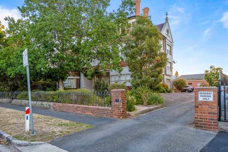 Stylish & Central Living in the Heart of Ballarat - Photo 5