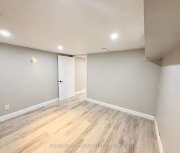 For Lease - 156 Mooregate Crescent Unit# Lower, Kitchener, Ontario - Photo 2