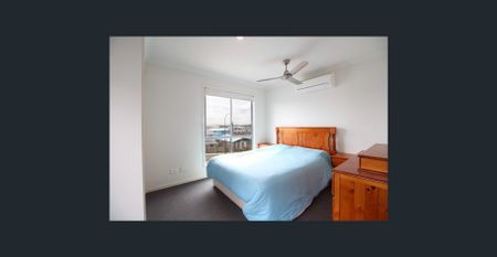 Stylish & Spacious Lakeside Living - Photo 5