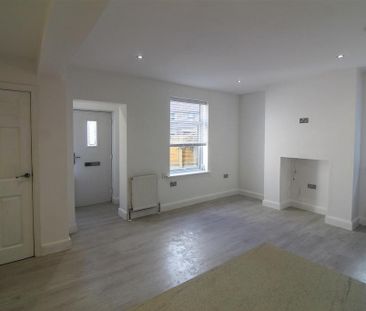 2 bedroom semi-detached house to rent - Photo 1