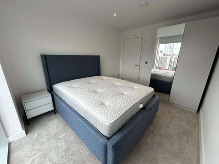 Exceptional Fully Furnished Two Double Bedroom Apartment with unrivalled facilities in the Exclusive Cortland Development, Colliers Yard. - Photo 2