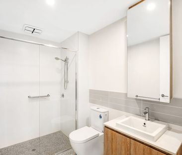 BRAND NEW & STUNNING MODERN TOWNHOUSE ! - Photo 1