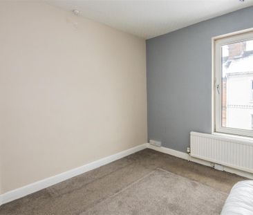 3 bed House - Terraced To Let - Photo 4