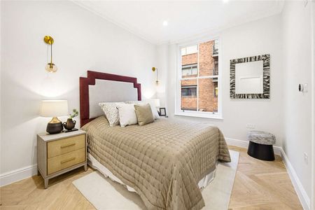 Exceptional new 3 bedroom, 3 bathroom 1st floor apartment. Beautifully furnished and immaculately presented throughout. - Photo 4