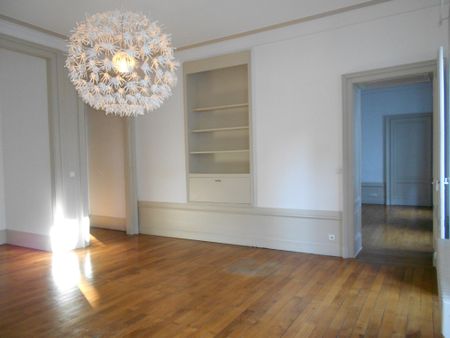 Location Appartement 4 pièces 148m² BESANCON 25000 - Photo 3