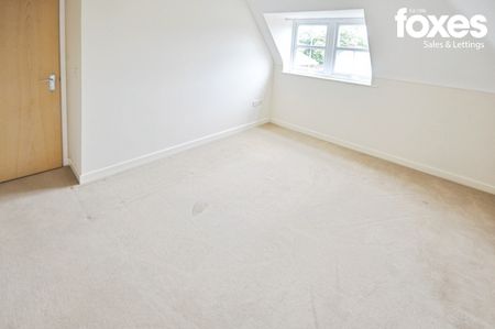 2 bed flat to rent in Crabton Close Road, Bournemouth, Dorset, BH5 1HN - Photo 4