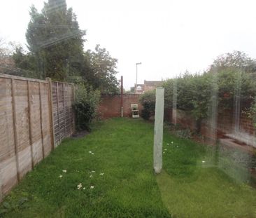 2 bedroom House To Let - Photo 2