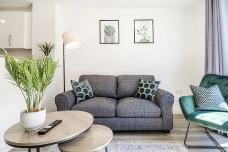 4 Bed Terraced House, Stratford House Road, B5 - Photo 3