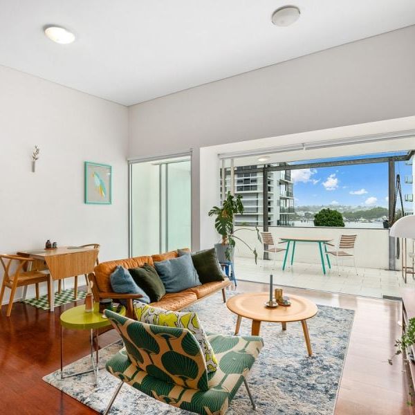 Two Bedroom Unit in Sought-after Teneriffe Location with River Views! - Photo 1