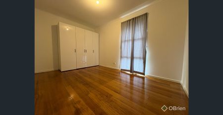 Well Presented Home with Solar Power - Photo 4